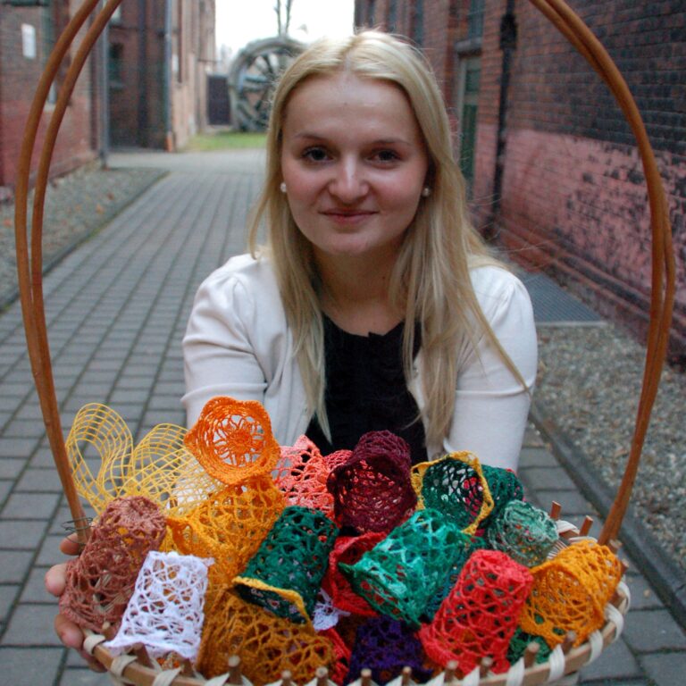 Hosté na BarboRadování dostávali a děti v balíčcích nacházely dárky od Marie Novákové